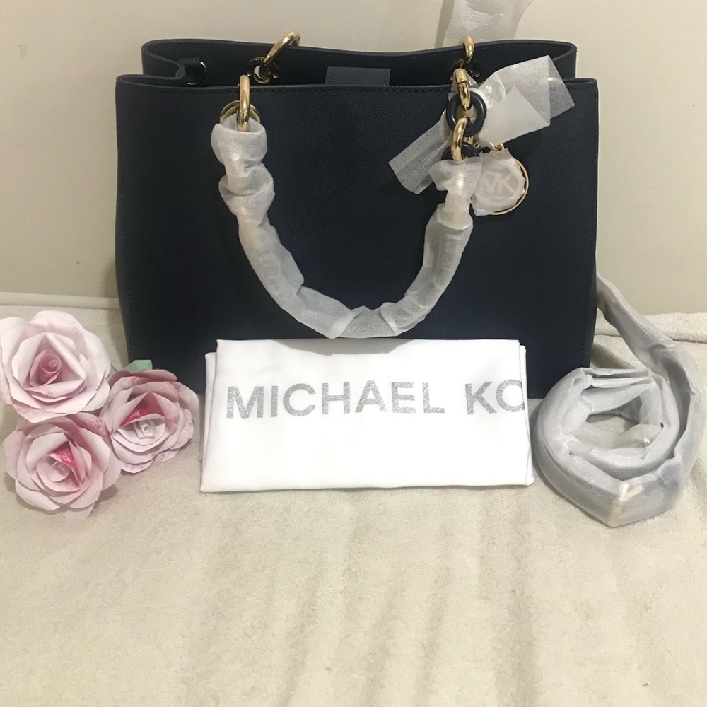 Michael KORS Leather Cynthia Satchel